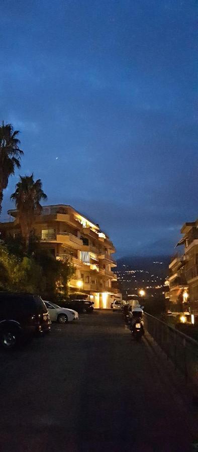 Il Paradiso Del Relax Private Room With Bathroom Parking San Remo Exterior foto
